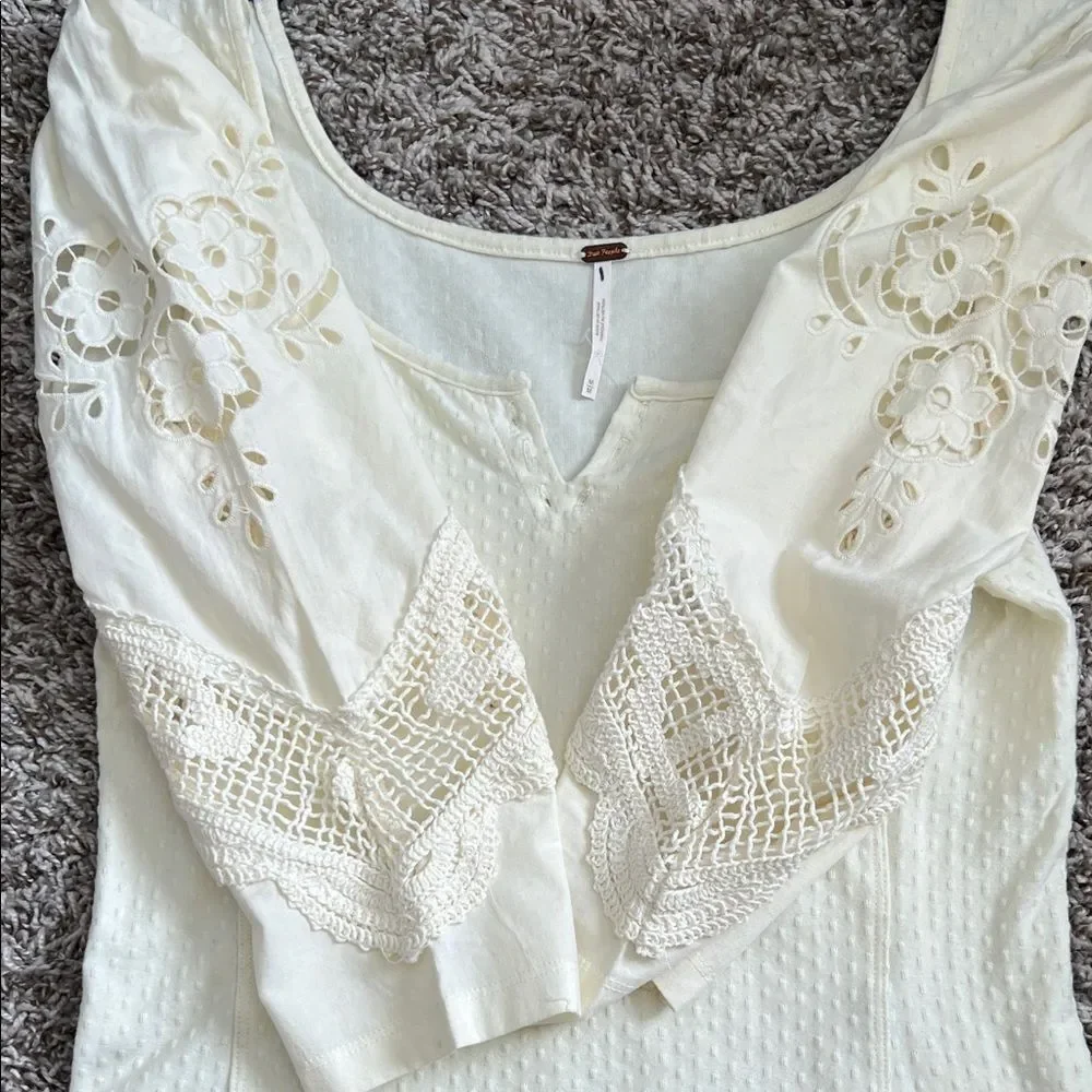 Like New! Free People Brunch Date Henley Top Ivory in Size M